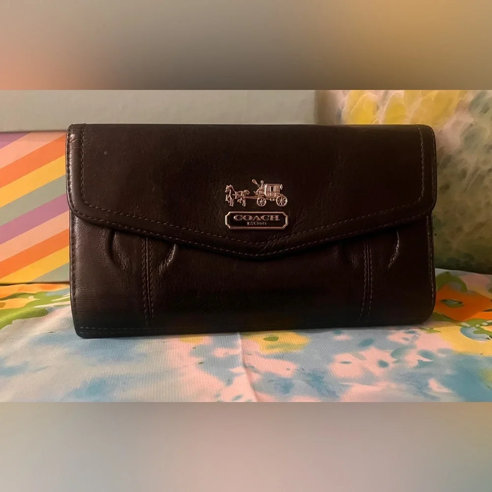 Coach Madison Black Leather Envelope Wallet with Horse & Carriage Silver Logo